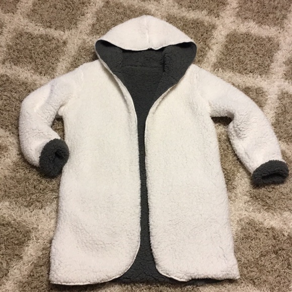 Fluffy reversible jacket - Picture 4 of 4